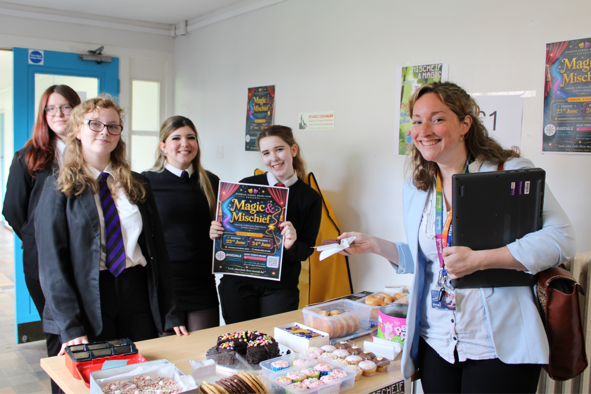 Drama Club Pupils Cook Up a Treat with Successful Fundraiser! 🧁