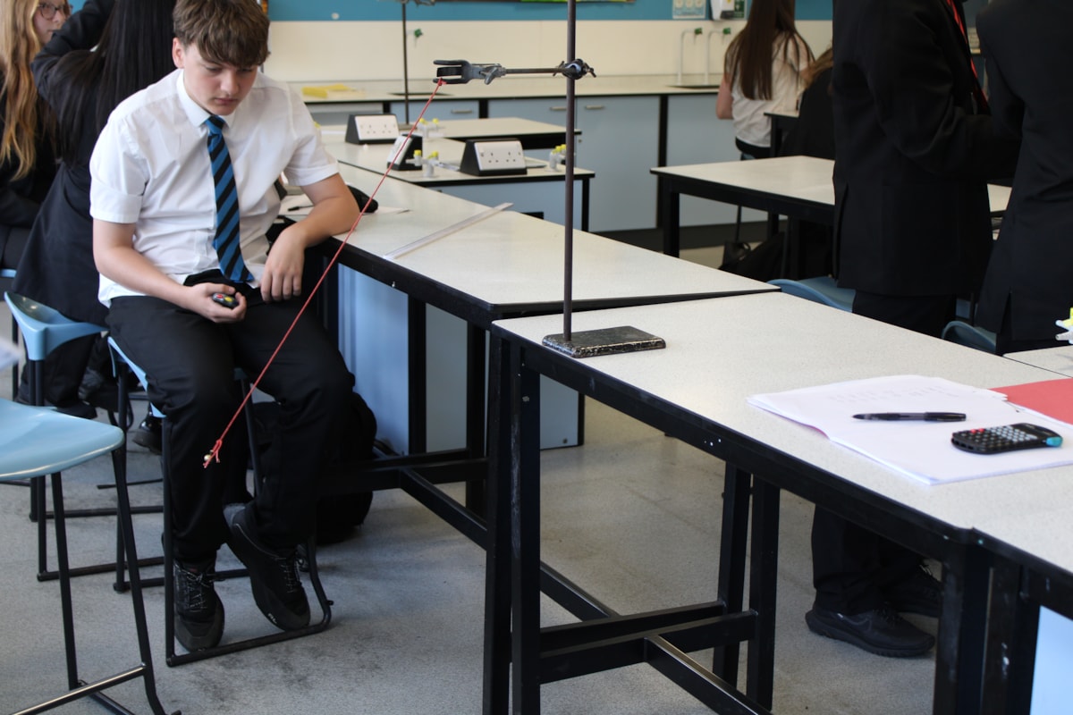 Mastering the Laws of Physics: Year 10 in the Lab | 08/05/2026 ...