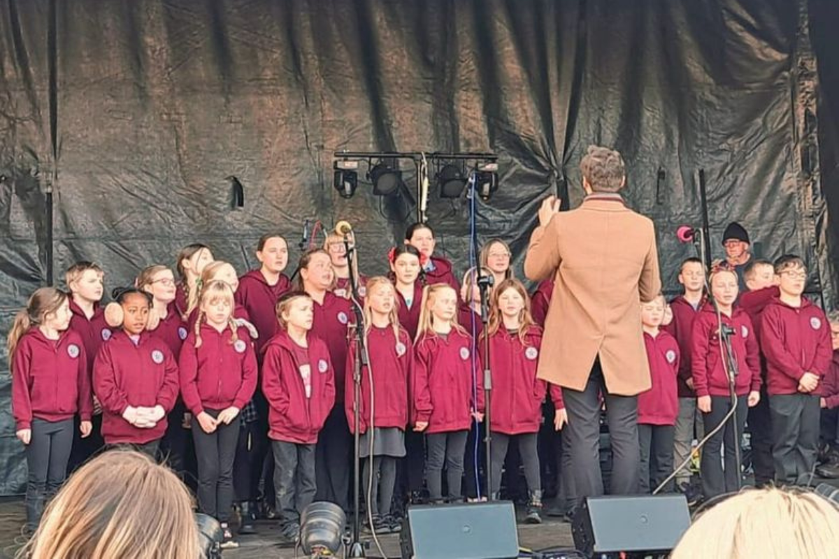 Service Choir Shines at Richmond Christmas Fair