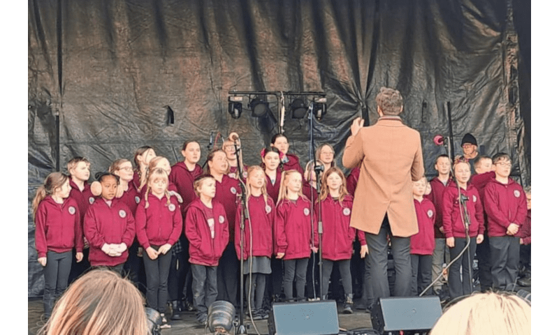 Service Choir Shines at Richmond Christmas Fair