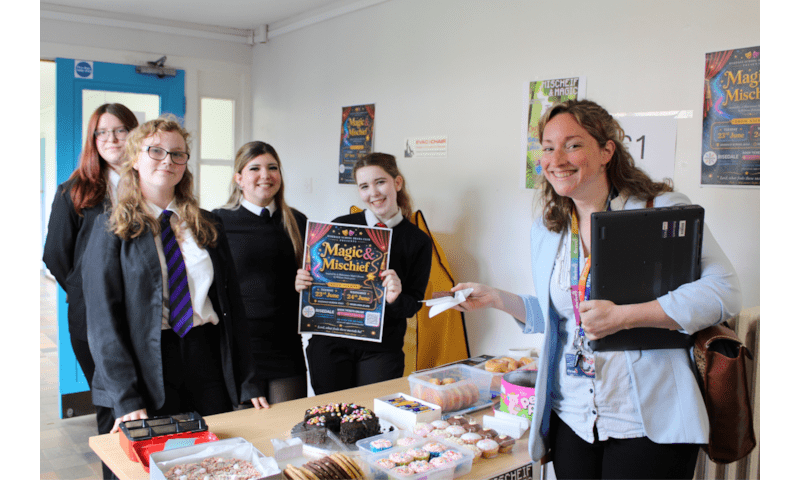 Drama Club Pupils Cook Up a Treat with Successful Fundraiser! 🧁